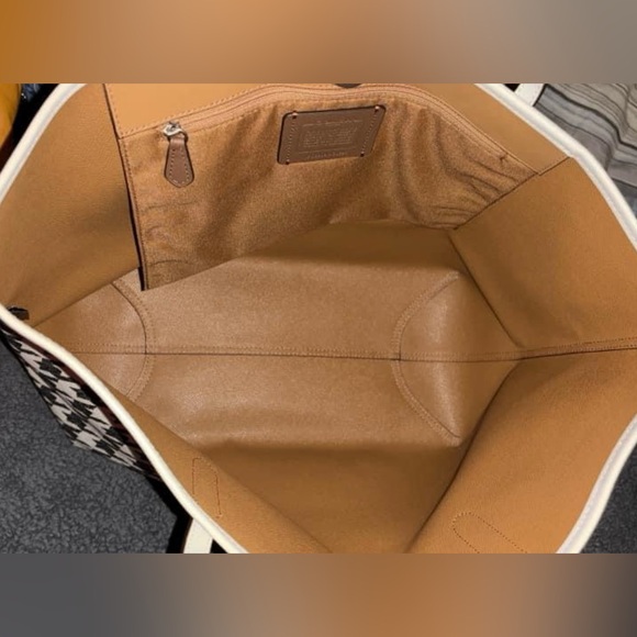 NWT Coach Tote - Picture 4 of 7